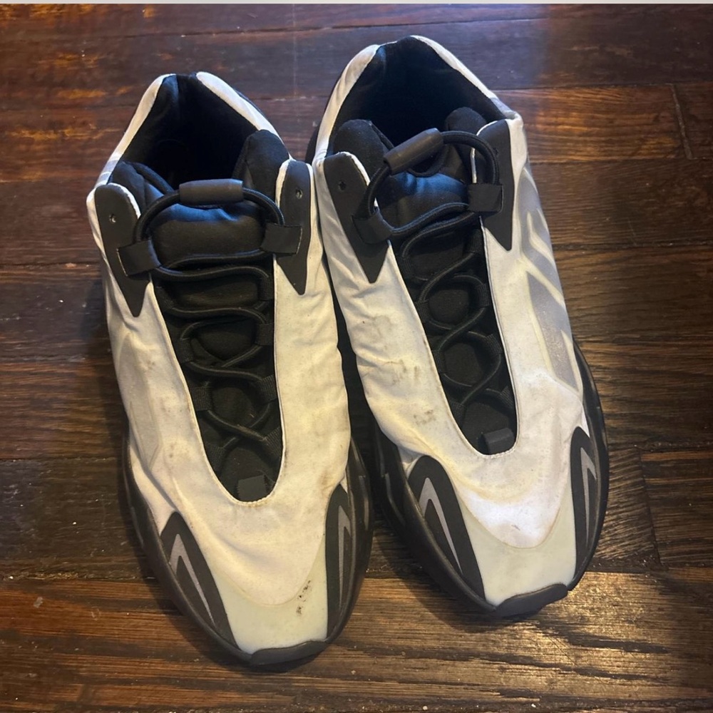 Yeezy 700